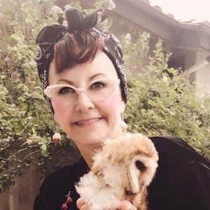 Meet your Posher, Angela